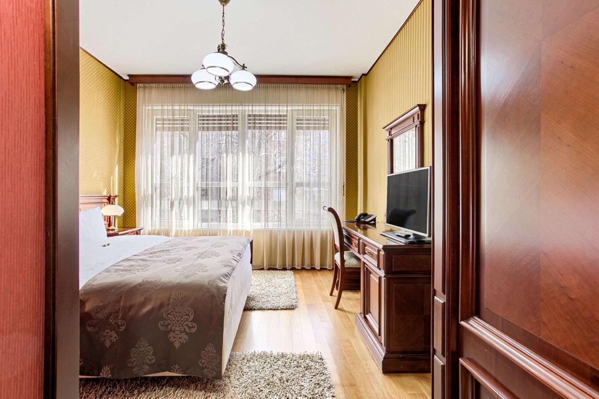 Best Western Central Hotel Arad Dış mekan fotoğraf