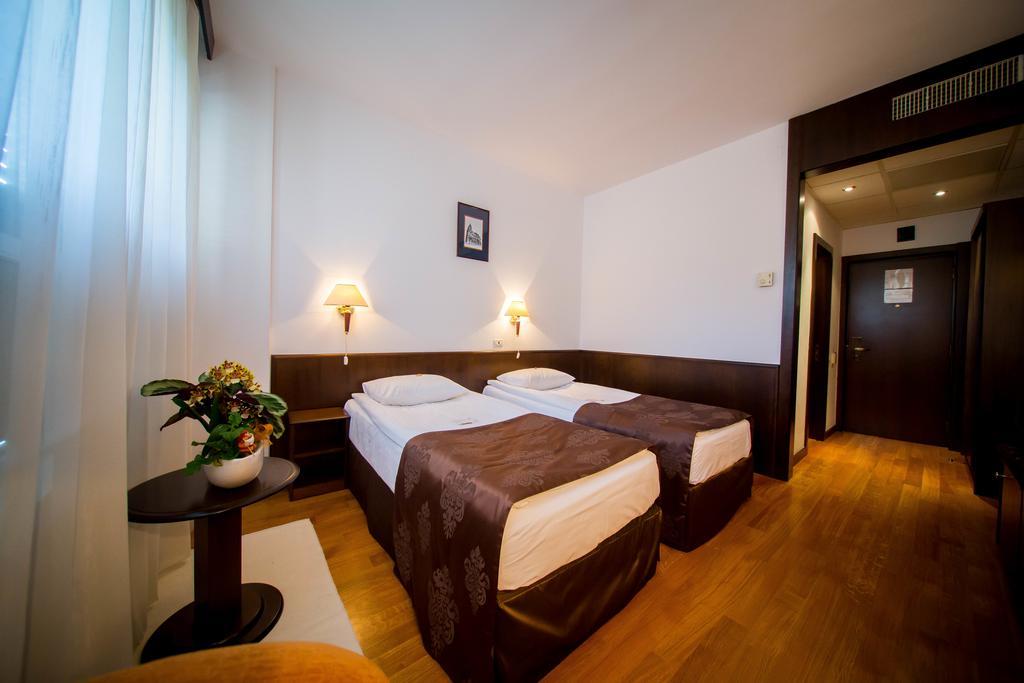 Best Western Central Hotel Arad Dış mekan fotoğraf
