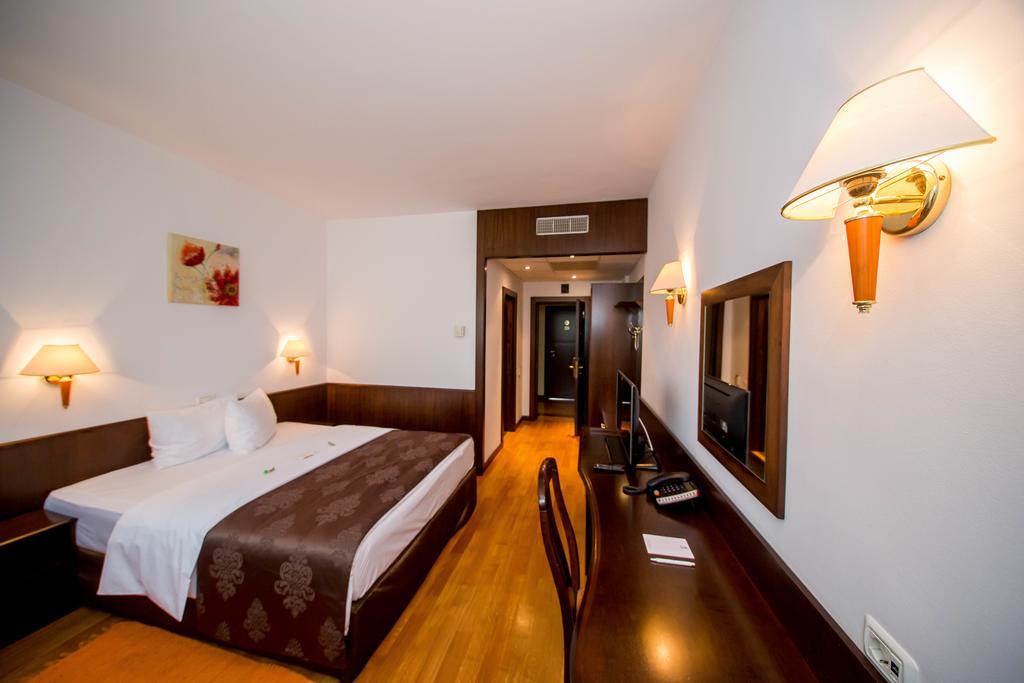 Best Western Central Hotel Arad Dış mekan fotoğraf
